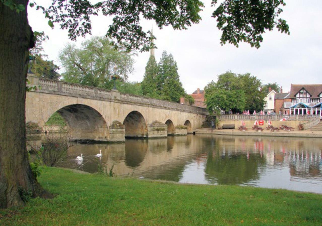 D&E Homestay Wallingford Bagian luar foto